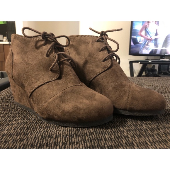 City Classified Brown Wedge Booties - Picture 3 of 4